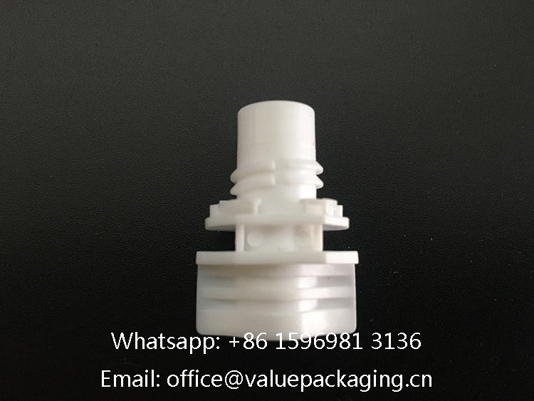 white-plastic-spout-8.6mm