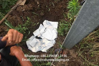 Metallized-paper69gsm-PLA40-foil-buried-in-soil