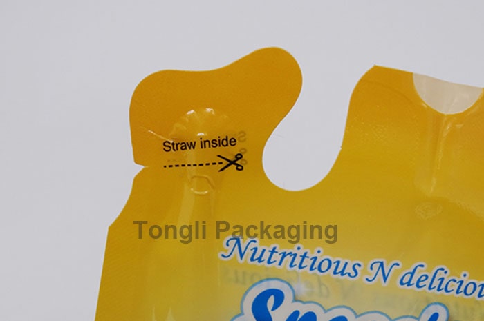 plastic-straw-inside-juice-pouch